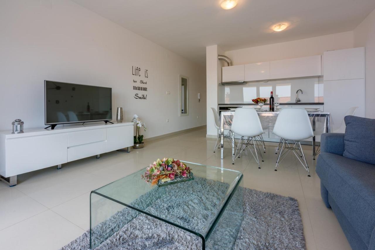Apartmani Ilicevic Crikvenica Bagian luar foto