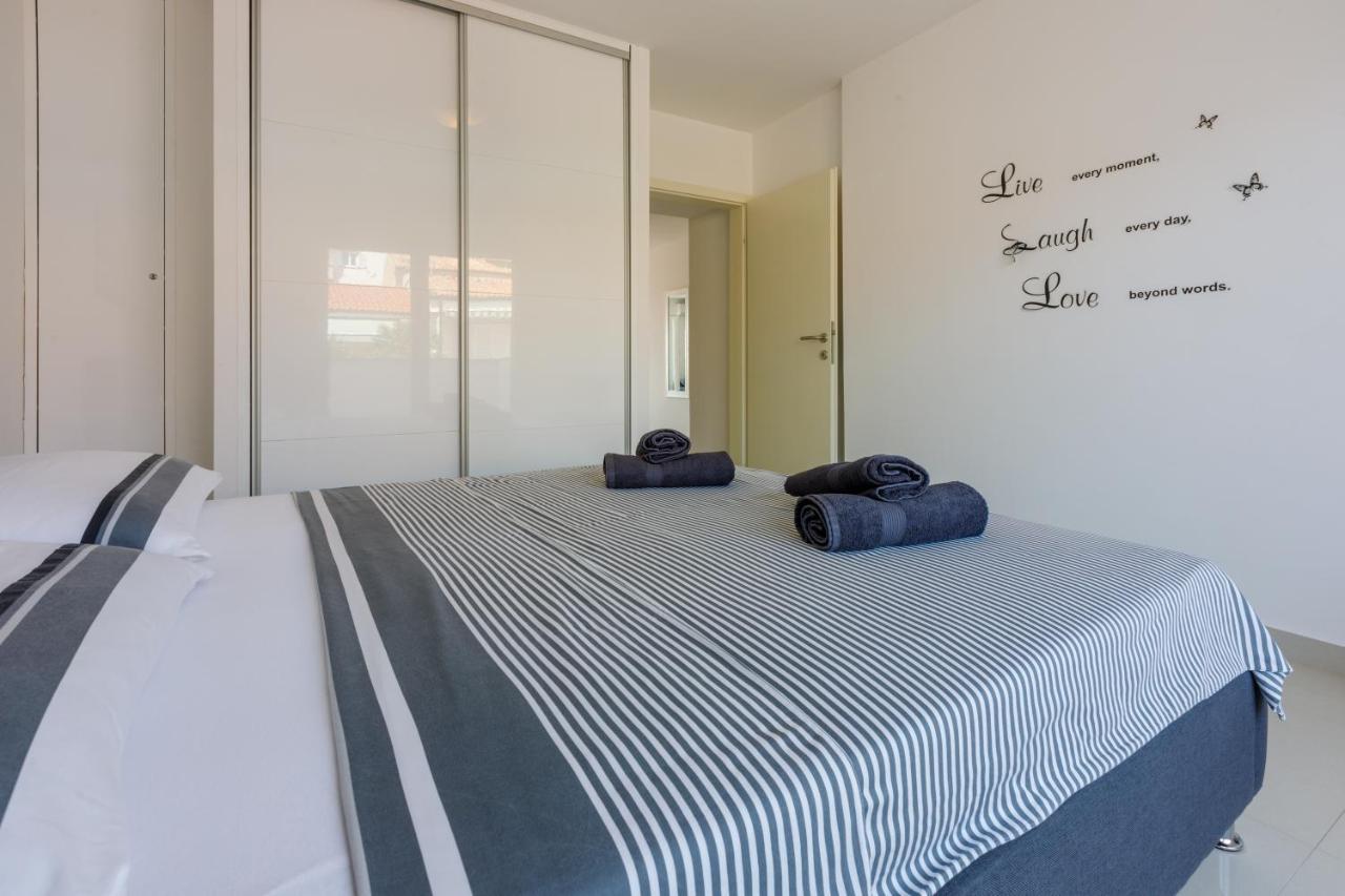Apartmani Ilicevic Crikvenica Bagian luar foto